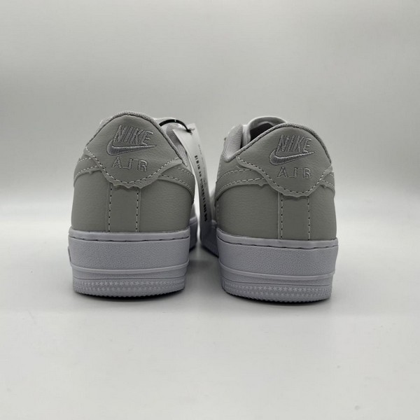 Tênis Nike Air Force Branco e Cinza