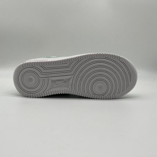 Tênis Nike Air Force Branco e Roxo
