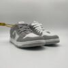 Tênis Nike Dunk Low Branco e Cinza