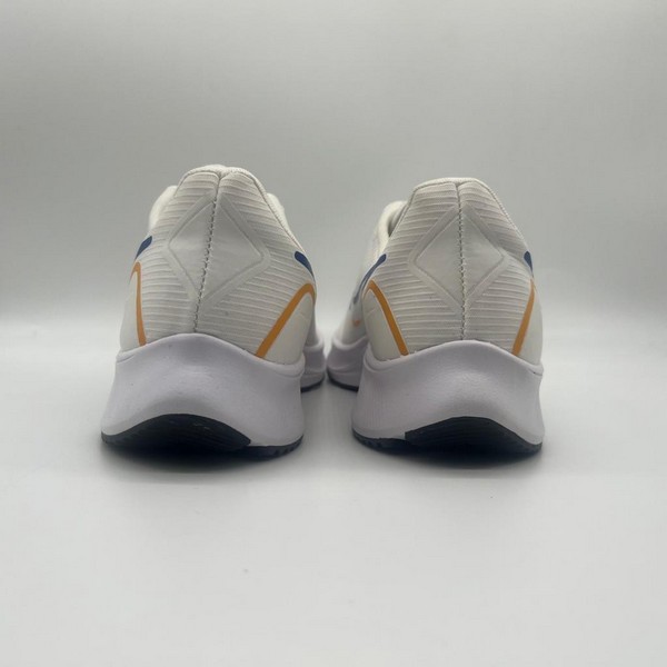 Tênis Nike Trail Branco, Azul e Dourado