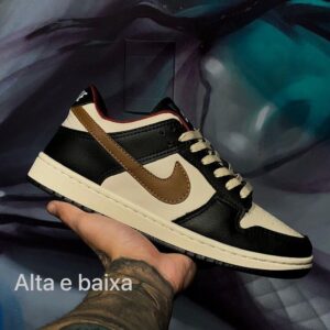 WhatsApp-Image-2024-05-31-at-16.05.51.jpg Tênis Nike Dunk Preto Bege e Dourado (promoção)