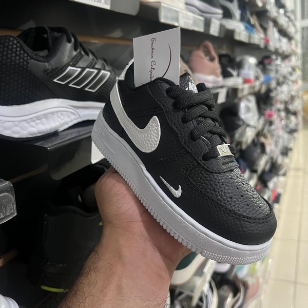 WhatsApp-Image-2024-06-07-at-09.55.05-11.jpg Tênis Nike Air Force Preto e Branco Croco Infantil