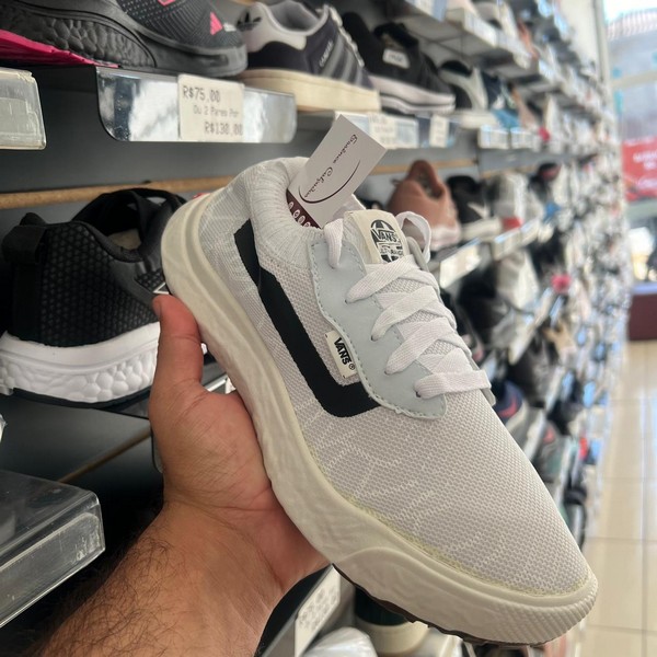 WhatsApp-Image-2024-06-07-at-09.55.05-24.jpg Tênis Vans Ultrarange Branco