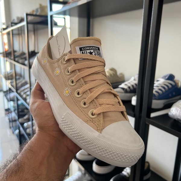 WhatsApp-Image-2024-06-17-at-16.40.29.jpg Tênis Converse All Star Nude e Margarida