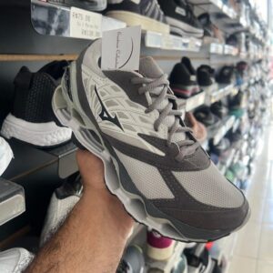 WhatsApp-Image-2024-06-20-at-12.55.29-4.jpg Tênis Mizuno Prophecy LS Branco e Grafite
