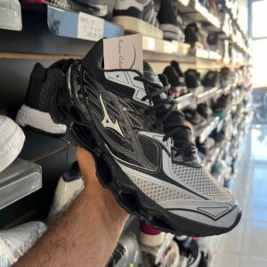 WhatsApp-Image-2024-06-20-at-12.55.51-1.jpg Tênis Mizuno Prophecy 6 Preto e Branco