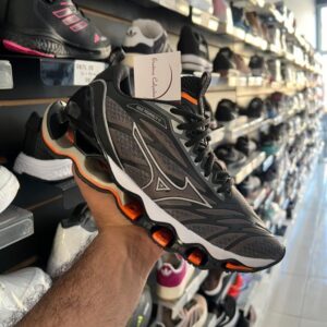 WhatsApp-Image-2024-06-20-at-12.55.51-3.jpg Tênis Mizuno Prophecy 11 Prata, Grafite e Laranja