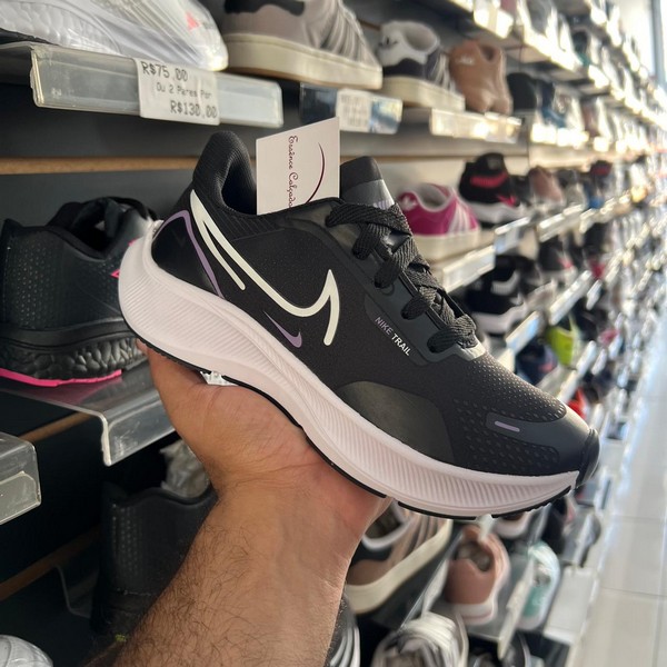 WhatsApp-Image-2024-06-27-at-15.48.29-3.jpg Tênis Nike Trail Preto, Branco e Lilás