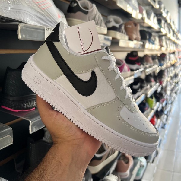 WhatsApp-Image-2024-06-27-at-15.48.29-7.jpg Tênis Nike Air Force Branco Cinza e Preto