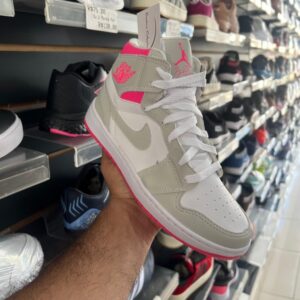WhatsApp-Image-2024-07-18-at-18.11.17-2.jpg Tênis Nike Air Jordan (Promoção) Cinza e Rosa