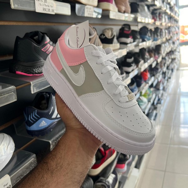 Tênis Nike Air Force Branco, Cinza e Rosa BB