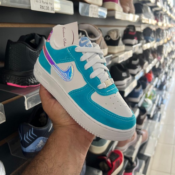 WhatsApp-Image-2024-07-18-at-18.11.18-2.jpg Tênis Nike Air Force Azul Holografico Infantil
