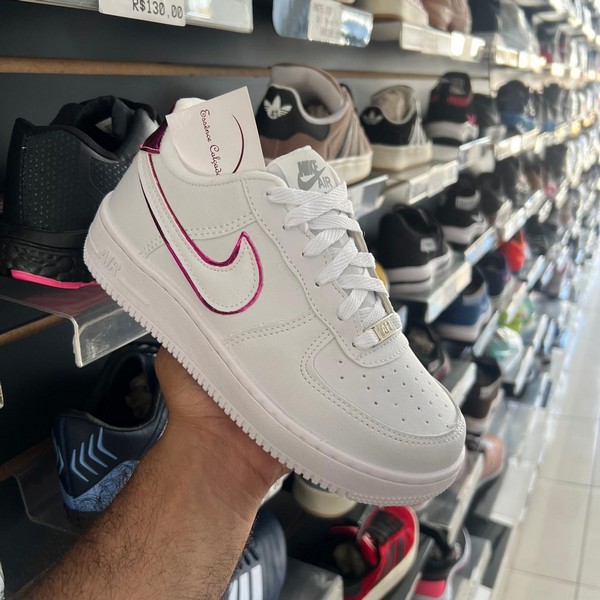 WhatsApp-Image-2024-07-18-at-18.11.18-9.jpg Tênis Nike Air Force Branco e Rosa Sombra