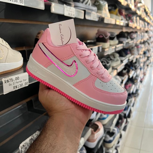 WhatsApp-Image-2024-08-16-at-17.28.55-2.jpg Tênis Nike Air Force (Infantil) Rosa e Branco