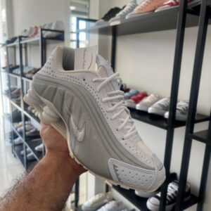 WhatsApp-Image-2024-09-02-at-11.07.41-8.jpg Tênis Nike Shox R4 Branco e Prata (Premium)